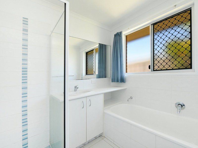 9 Saleng Crescent, Warana QLD 4575