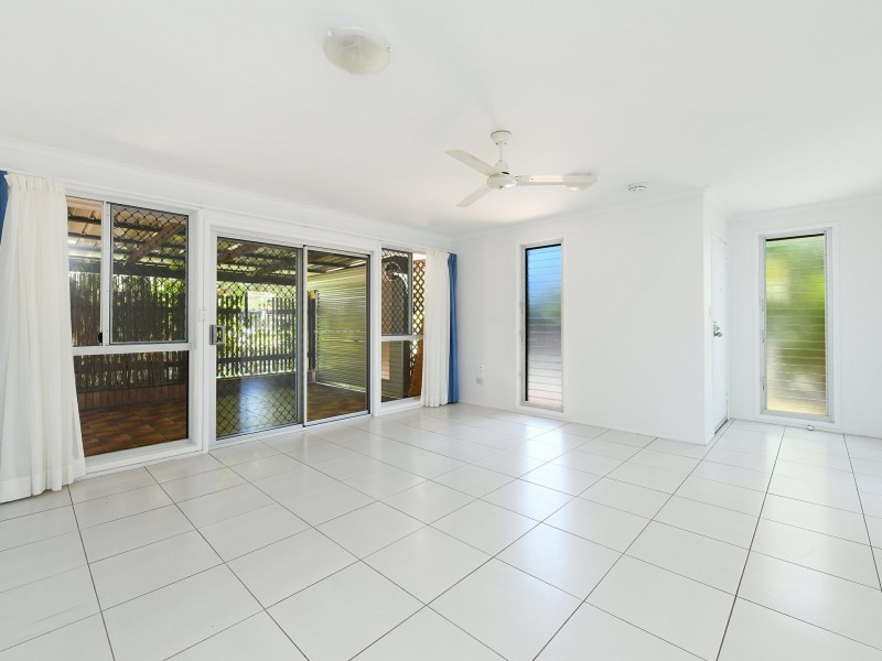 9 Saleng Crescent, Warana QLD 4575