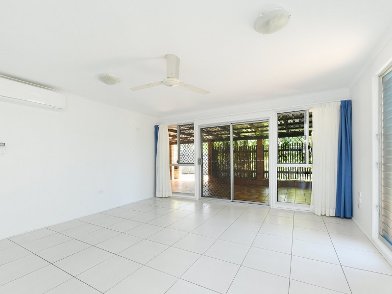 9 Saleng Crescent, Warana QLD 4575