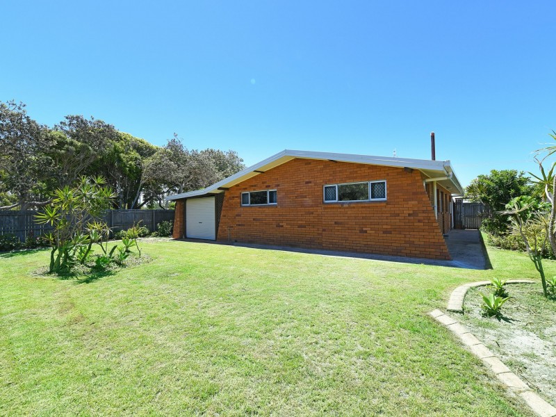 9 Saleng Crescent, Warana QLD 4575