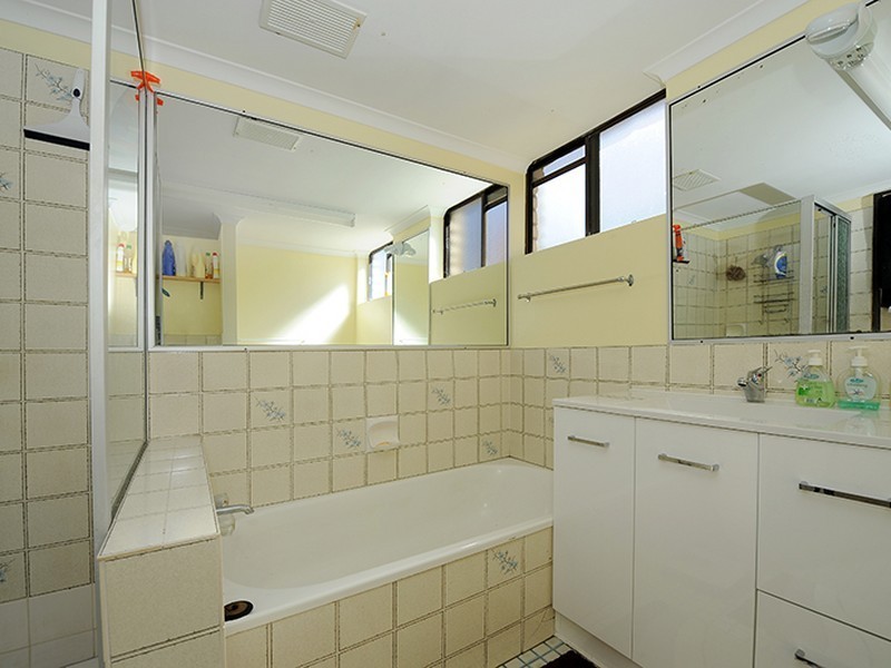 1/11 Barooga Crescent, Mooloolaba QLD 4557