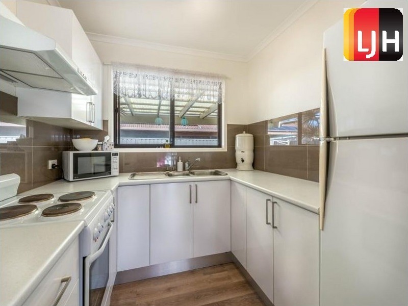 Villa 27/10 Melody Court, Warana QLD 4575