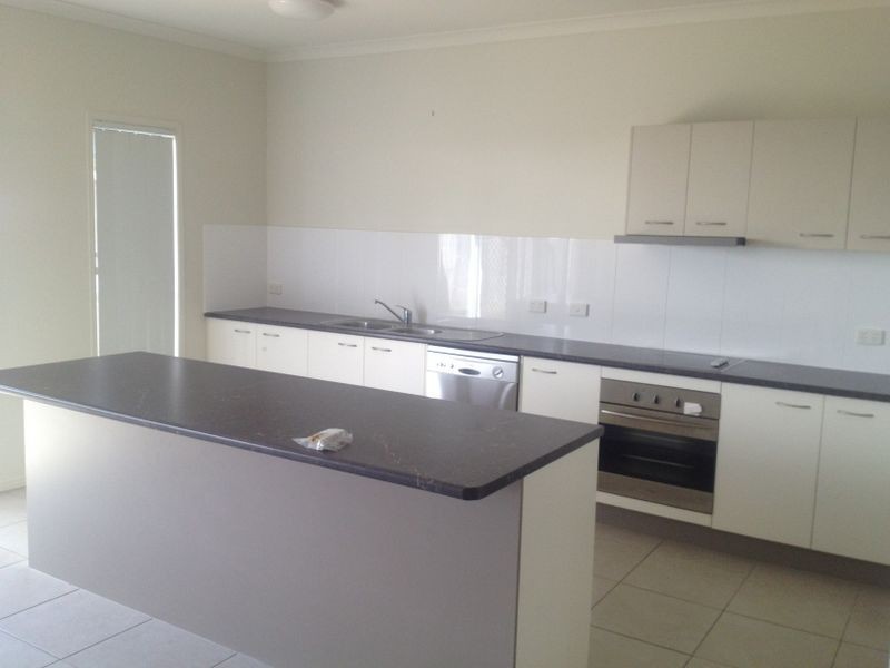 29 Kurrajong Crescent, Meridan Plains QLD 4551