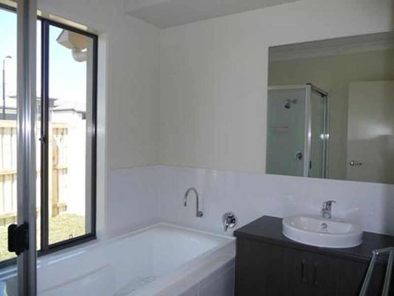 1 Skua Place, Mountain Creek QLD 4557