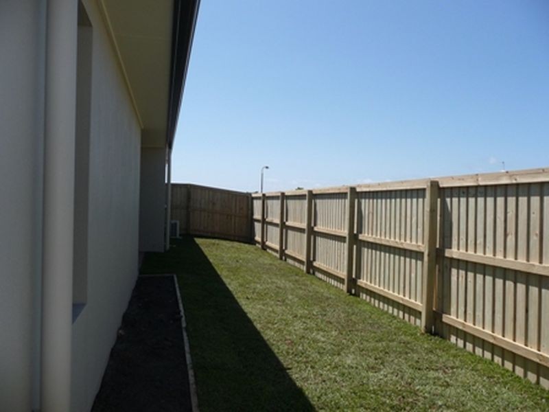 1 Skua Place, Mountain Creek QLD 4557