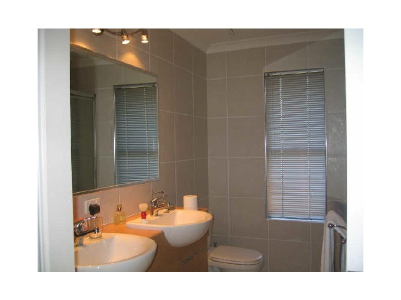 35 Oloway Crescent, Alexandra Headland QLD 4572