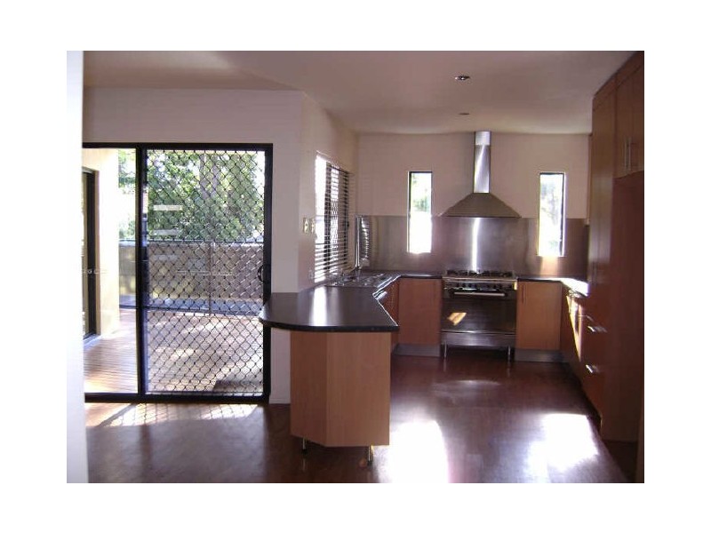 35 Oloway Crescent, Alexandra Headland QLD 4572