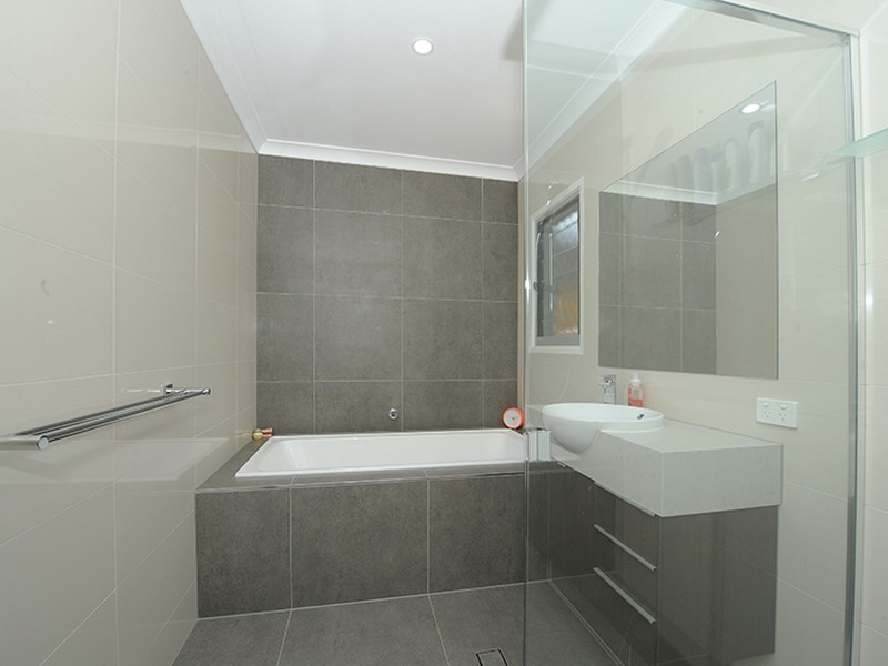 10 Stradbroke Street, Mountain Creek QLD 4557