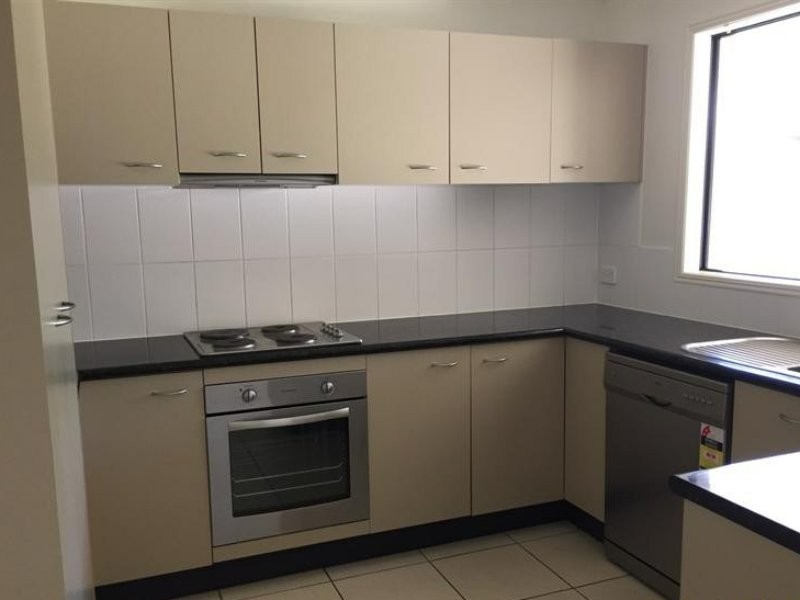 8 Magellan Crescent, Sippy Downs QLD 4556