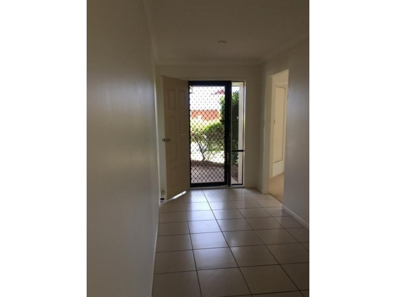 8 Magellan Crescent, Sippy Downs QLD 4556