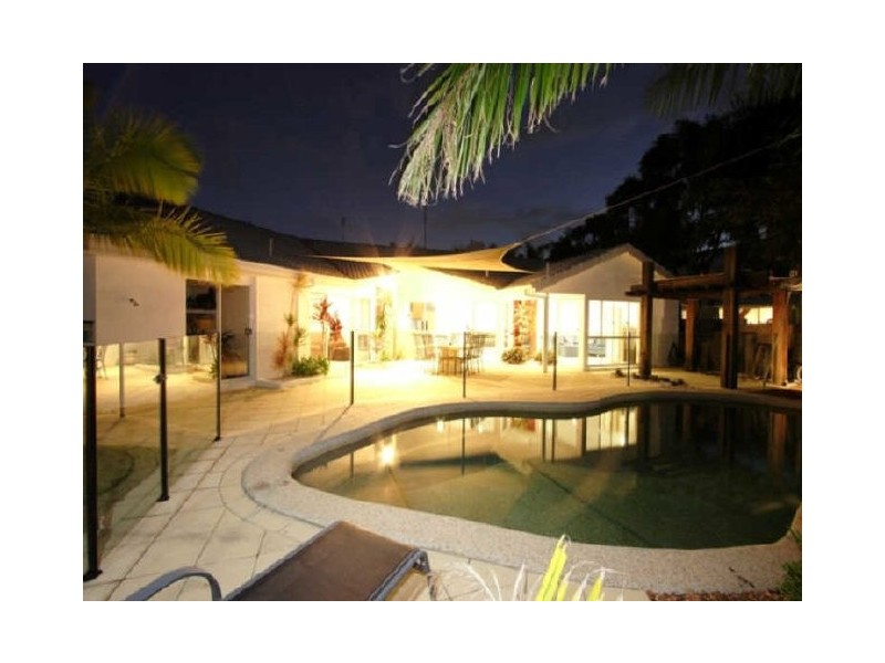 14 Atlantis Parade, Alexandra Headland QLD 4572