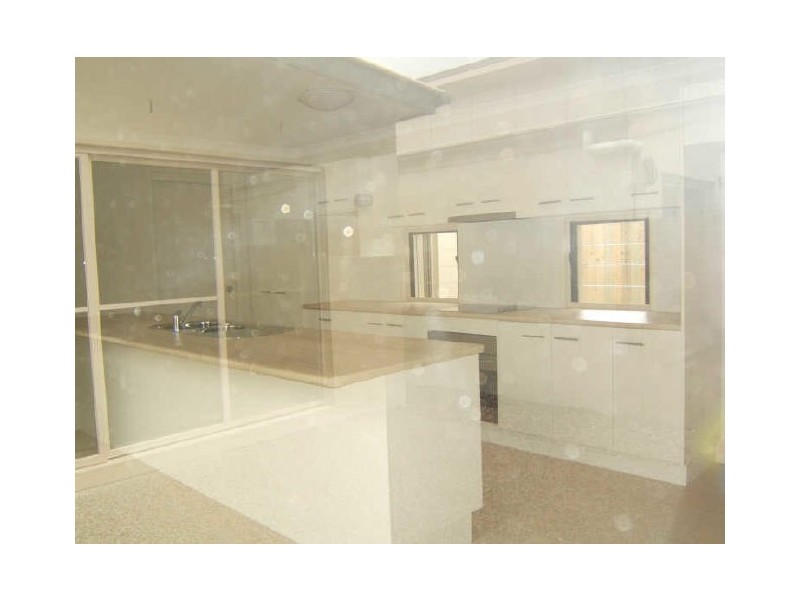 13 Tarawa Street, Kawana Island QLD 4575