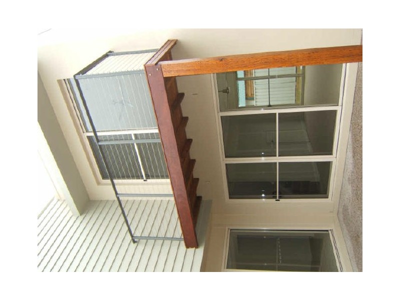 13 Tarawa Street, Kawana Island QLD 4575