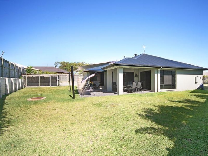 25 Hillview Crescent, Little Mountain QLD 4551