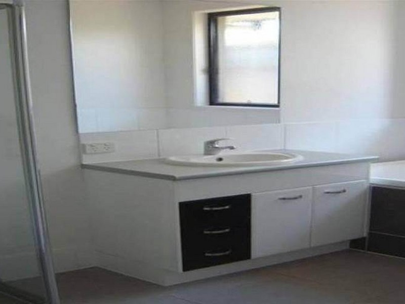 25 Hillview Crescent, Little Mountain QLD 4551