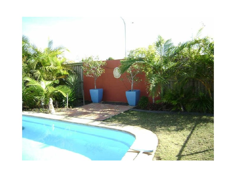 8 Bonair Court, Parrearra QLD 4575