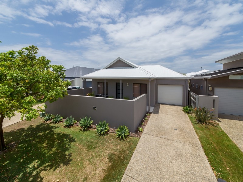 7 Zante Lane, Kawana Island QLD 4575