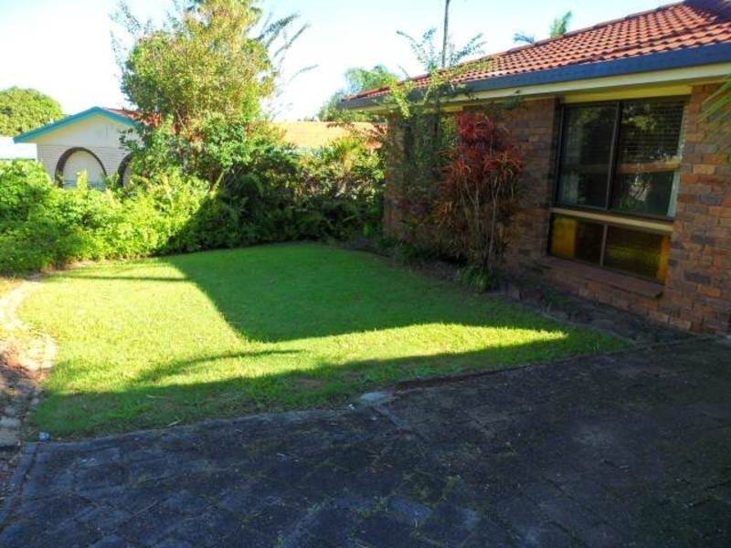 16 Parkway Drive, Mooloolaba QLD 4557