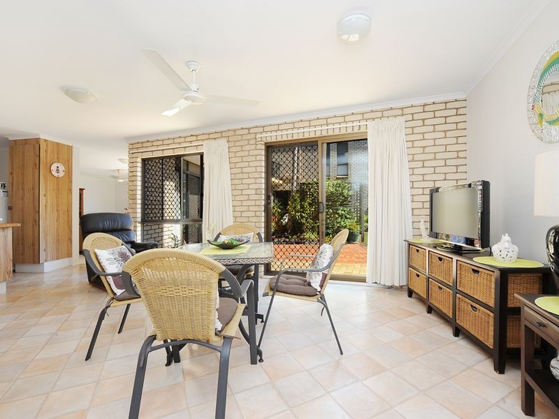 2/10 Woomba Place, Mooloolaba QLD 4557