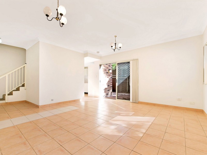 1/77 Gould Street, Campsie NSW 2194