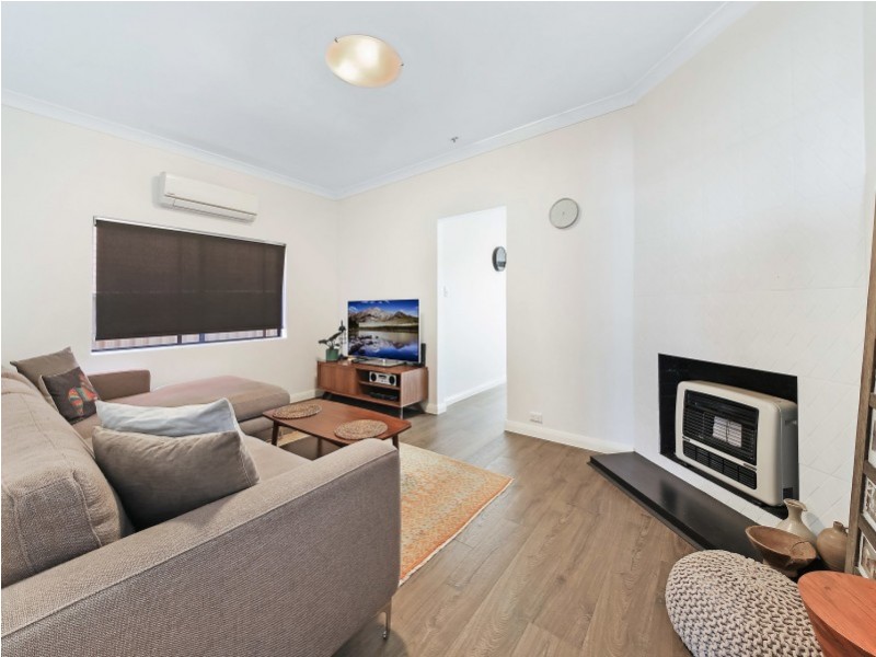 44 Universal Street, Eastlakes NSW 2018