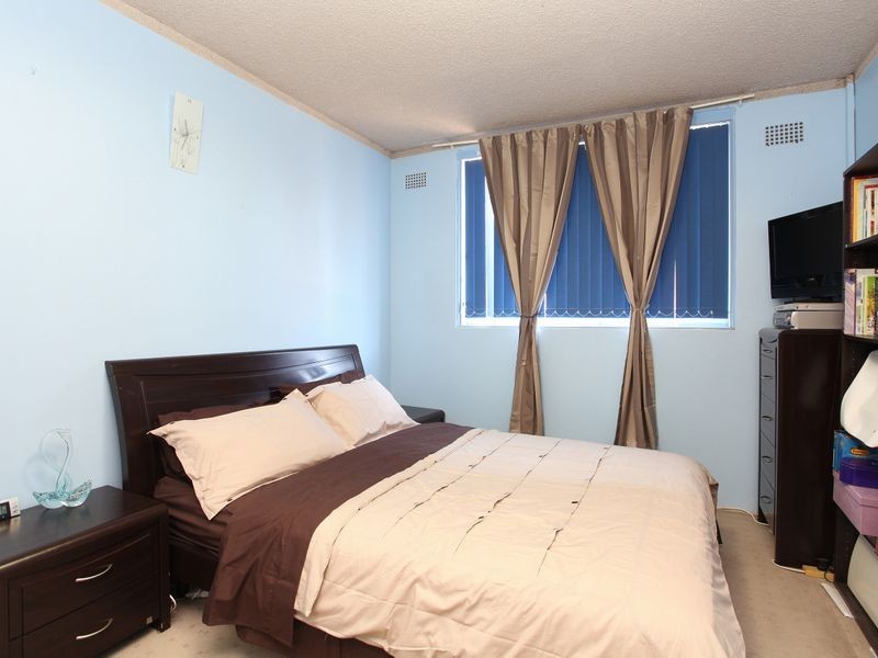 2/64 Mascot Drive, Eastlakes NSW 2018