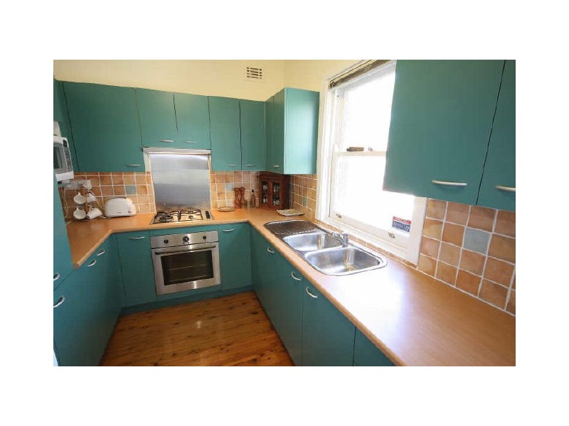 15 St Helena Parade, Eastlakes NSW 2018