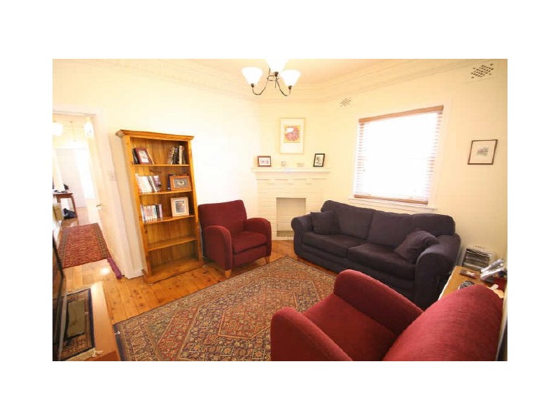 15 St Helena Parade, Eastlakes NSW 2018