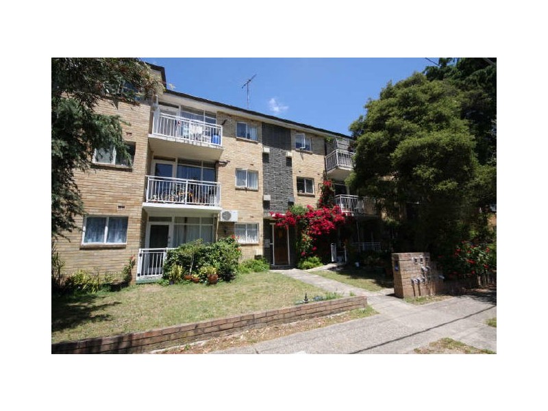 3/4 Barber Avenue, Eastlakes NSW 2018