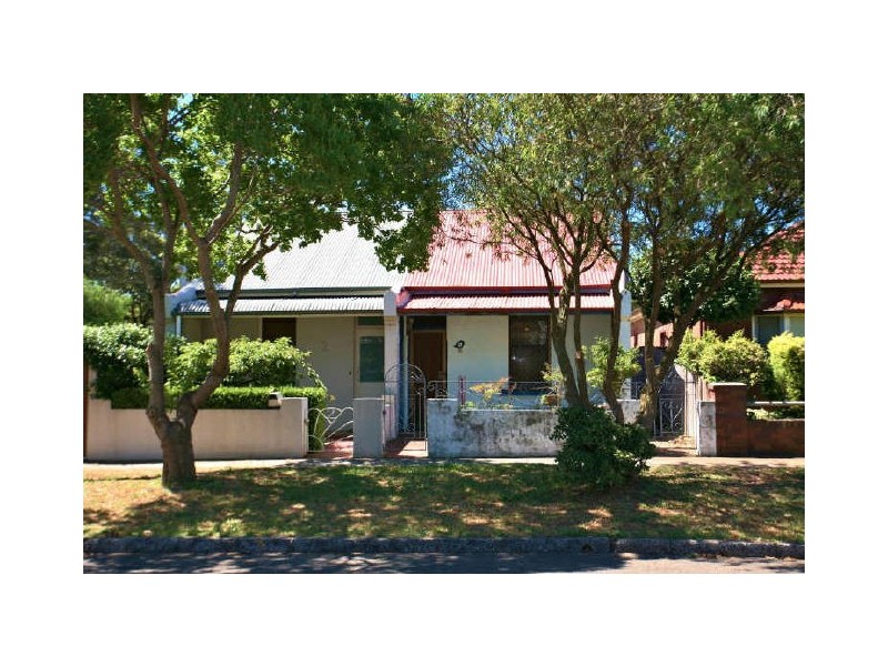 4 Hambly Street, Botany NSW 2019