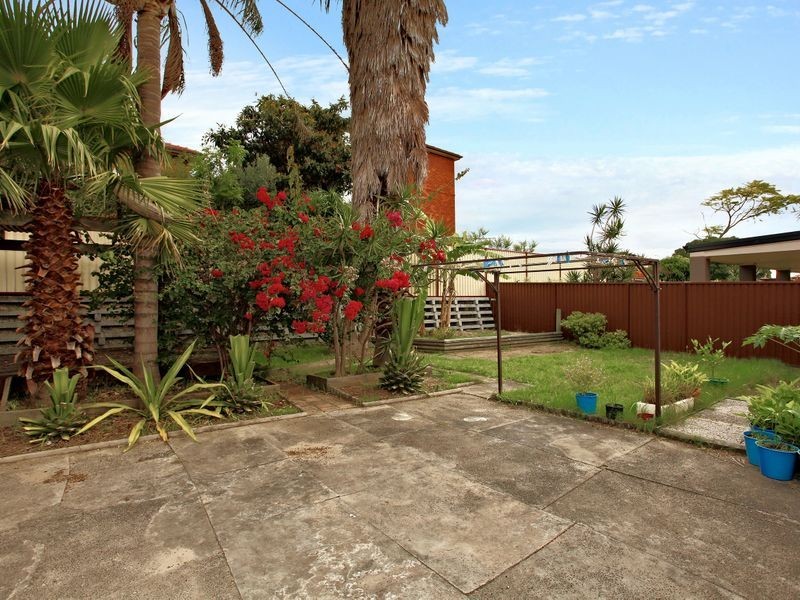 48 Mascot Drive, Eastlakes NSW 2018