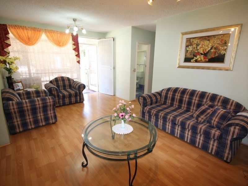 3/4 Barber Avenue, Eastlakes NSW 2018