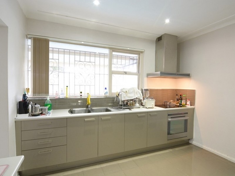 42 Mascot Drive, Eastlakes NSW 2018