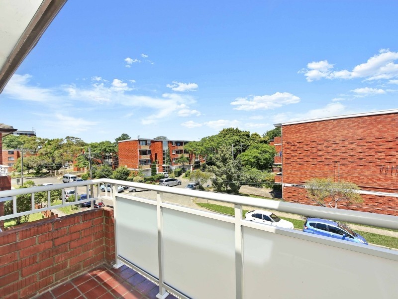 9/27 Mascot Drive, Eastlakes NSW 2018