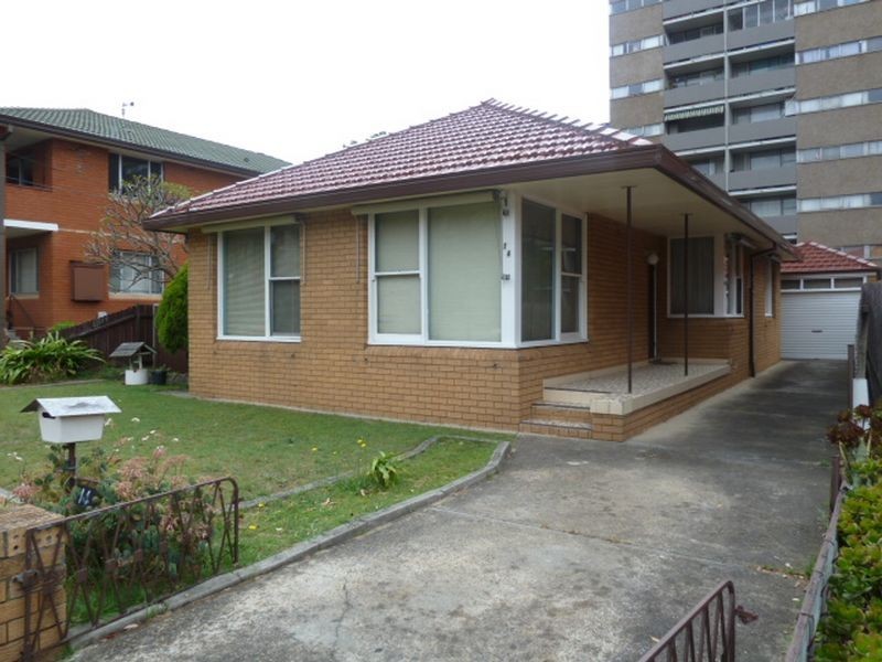 14 Mascot Drive, Eastlakes NSW 2018