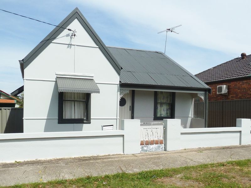 135 Maloney Street, Eastlakes NSW 2018