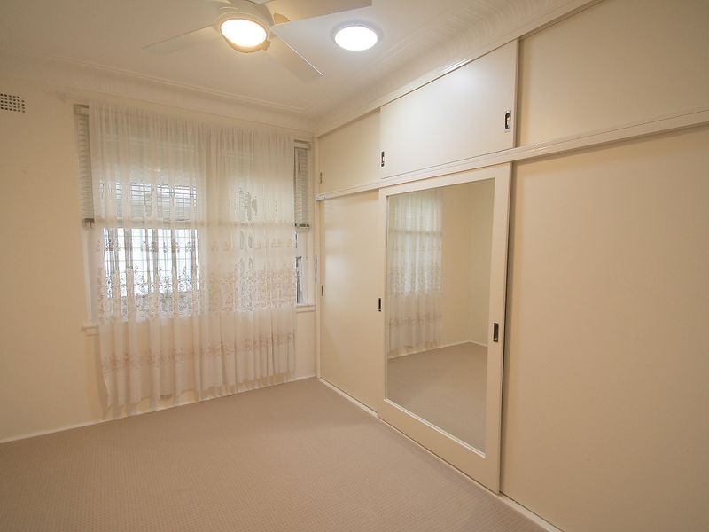 11 Florence Avenue, Eastlakes NSW 2018