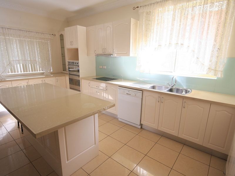 11 Florence Avenue, Eastlakes NSW 2018