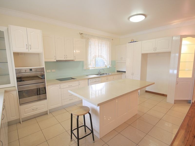 11 Florence Avenue, Eastlakes NSW 2018