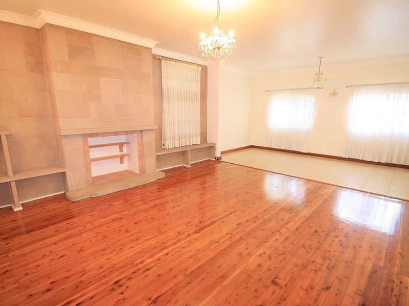 11 Florence Avenue, Eastlakes NSW 2018