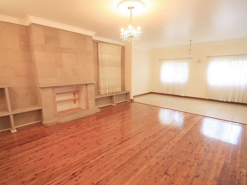 11 Florence Avenue, Eastlakes NSW 2018