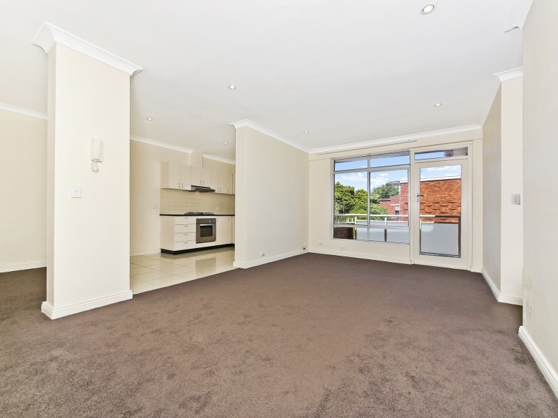 9/27 Mascot Drive, Eastlakes NSW 2018