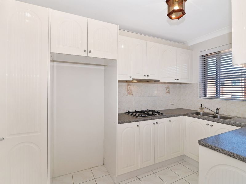 11/18 Barber Avenue, Eastlakes NSW 2018