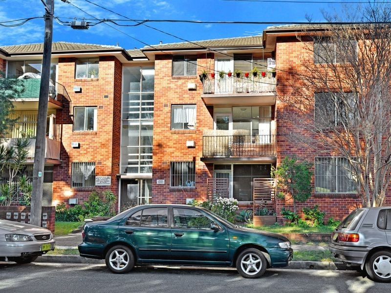 11/18 Barber Avenue, Eastlakes NSW 2018