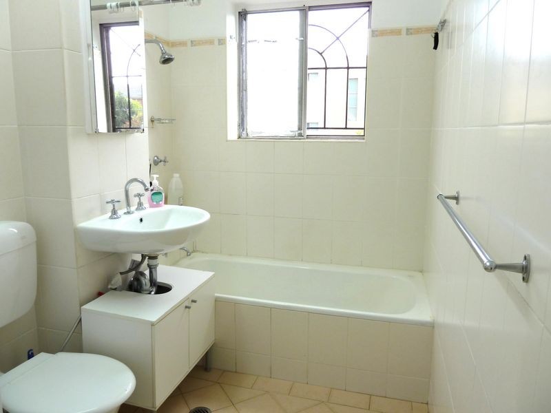 1/8 St Helena Parade, Eastlakes NSW 2018