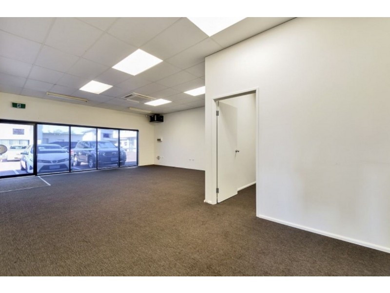 16 & 17/16 Charlton Court, Woolner NT 0820