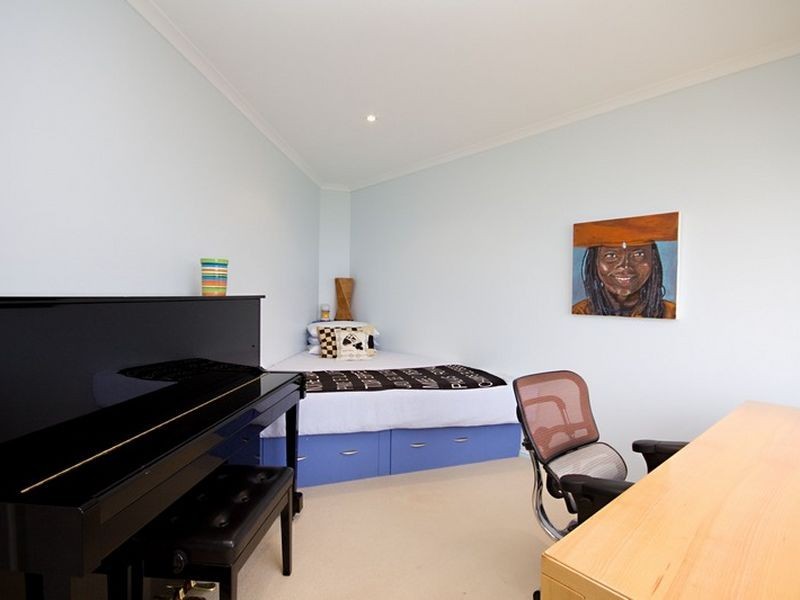 8 Clifftop Crescent, Hallett Cove SA 5158