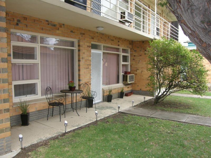 2/17 MacFarlane Street, Glenelg North SA 5045