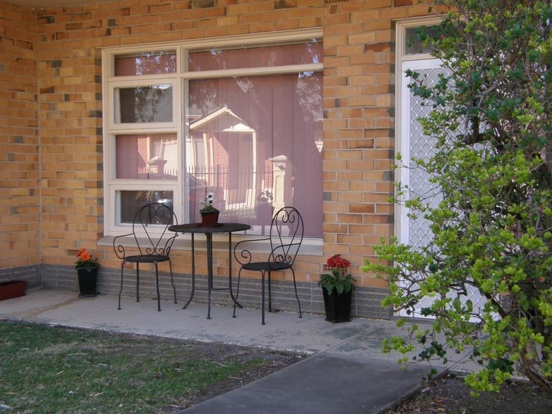 2/17 MacFarlane Street, Glenelg North SA 5045