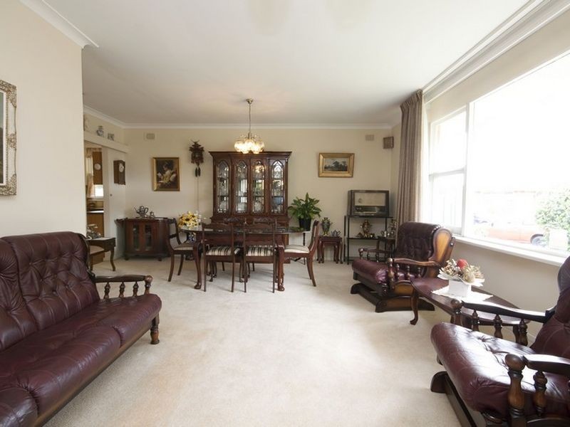 1 Overbury Drive, Clarence Park SA 5034